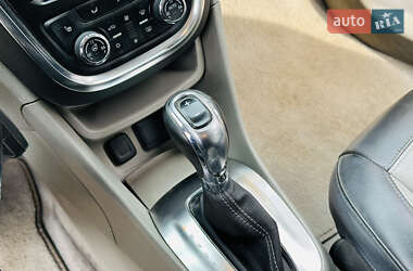 Позашляховик / Кросовер Buick Encore 2016 в 