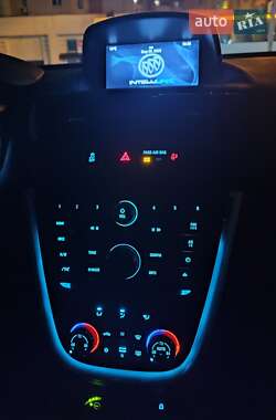 Позашляховик / Кросовер Buick Encore 2013 в 