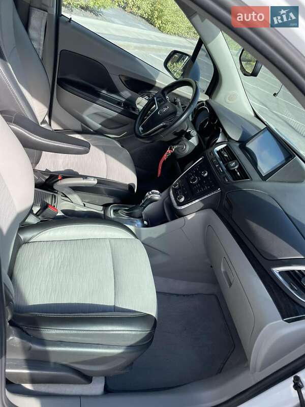 Внедорожник / Кроссовер Buick Encore 2016 в Львове