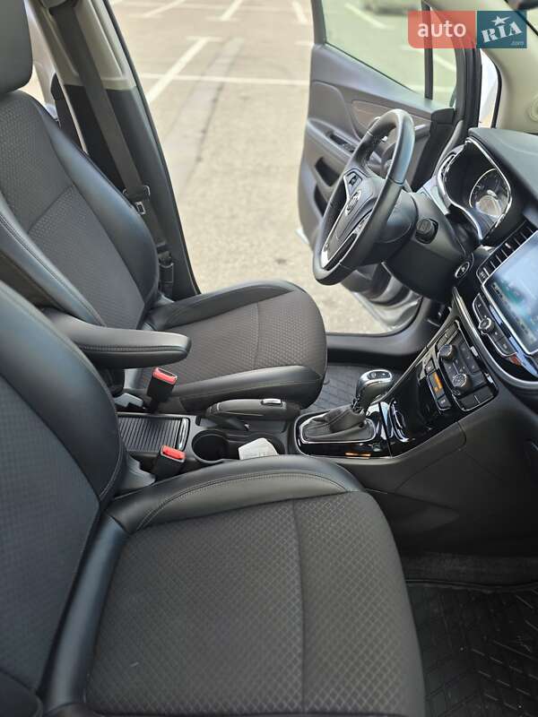 Позашляховик / Кросовер Buick Encore 2019 в Чернівцях