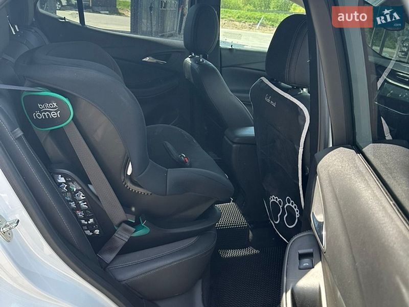 Внедорожник / Кроссовер Buick Encore 2022 в Львове