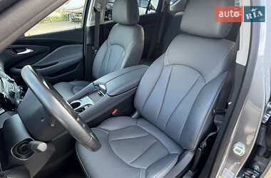 Внедорожник / Кроссовер Buick Envision 2018 в 