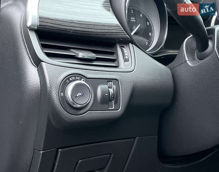 Позашляховик / Кросовер Buick Envision 2016 в Києві