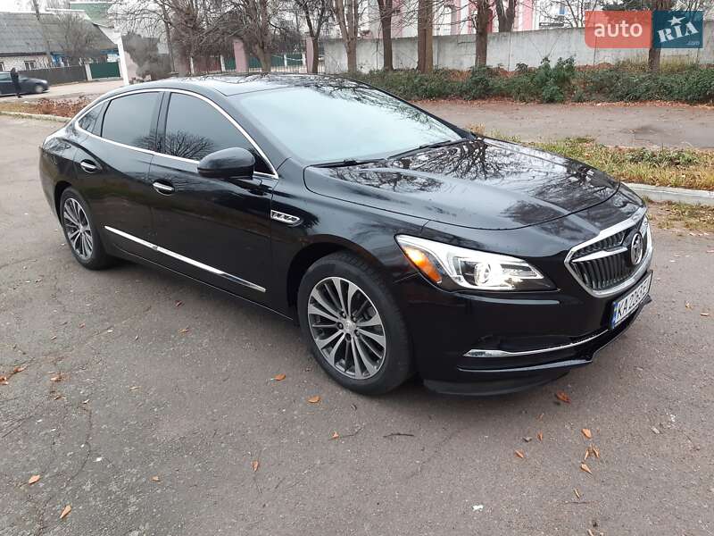 Седан Buick LaCrosse 2016 в Коростене