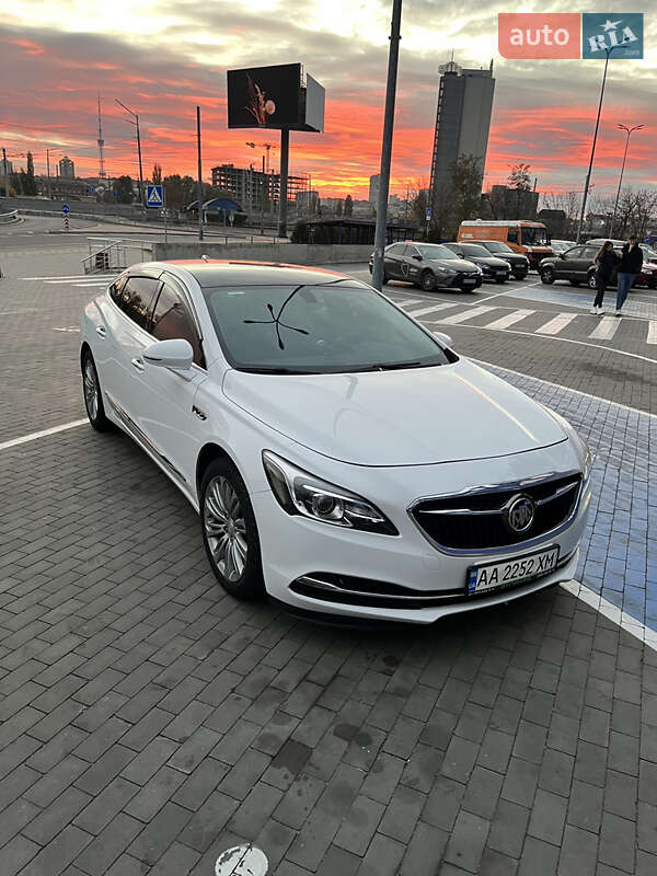 Седан Buick LaCrosse 2018 в Киеве