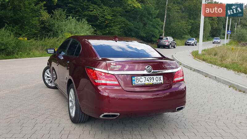 Седан Buick LaCrosse 2015 в Городке