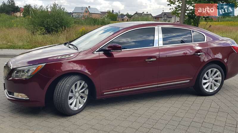Седан Buick LaCrosse 2015 в Городку