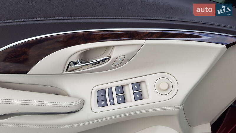 Седан Buick LaCrosse 2015 в Городку