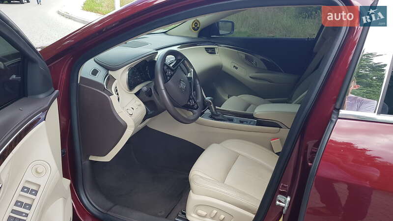 Седан Buick LaCrosse 2015 в Городку