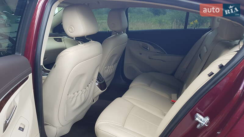 Седан Buick LaCrosse 2015 в Городку