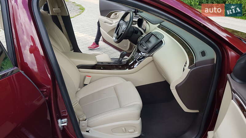 Седан Buick LaCrosse 2015 в Городку