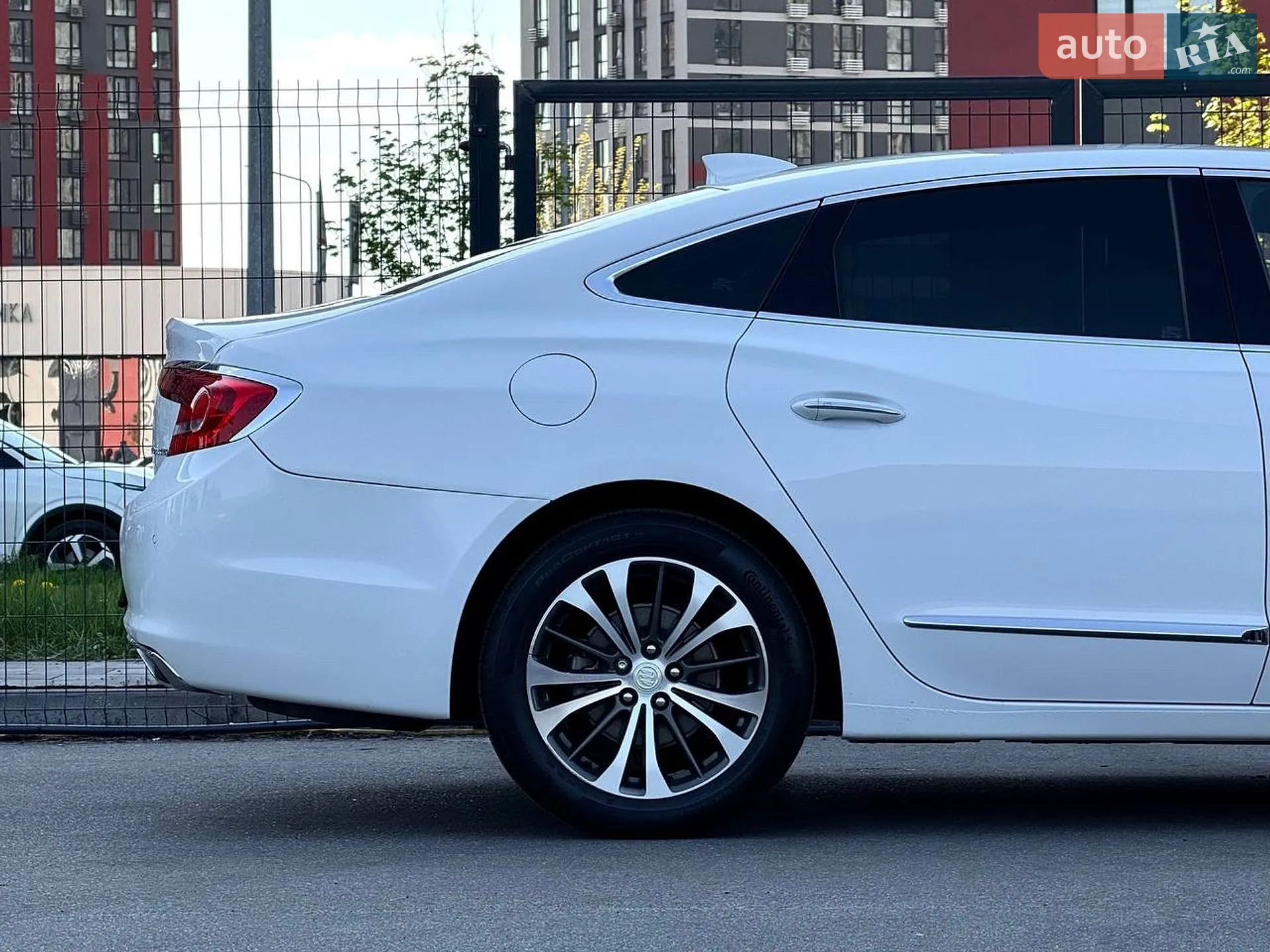 2017 Buick LaCrosse - мініатюра 10