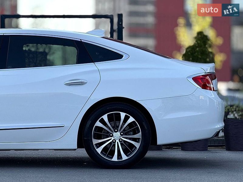 Седан Buick LaCrosse 2017 в Киеве