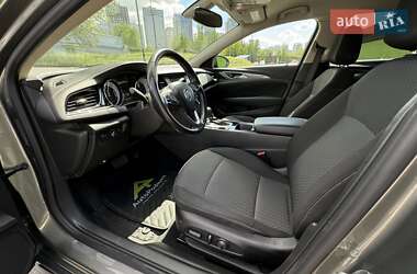 Седан Buick Regal TourX 2018 в 