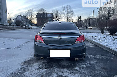 Седан Buick Regal 2011 в 
