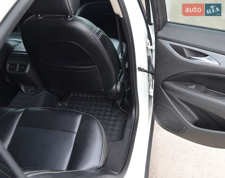 Седан Buick Regal 2018 в Киеве