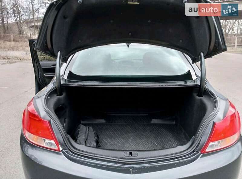 Седан Buick Regal 2012 в Чернигове