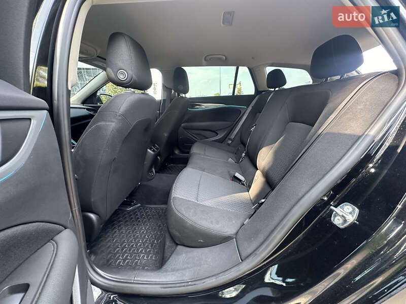 Седан Buick Regal 2018 в Киеве