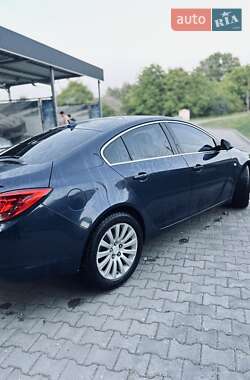 Седан Buick Regal 2010 в 