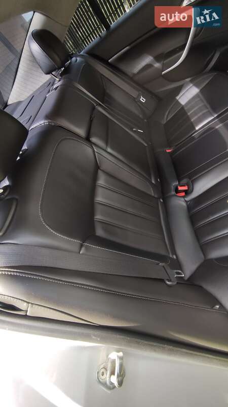 Седан Buick Regal 2013 в Рава-Русской