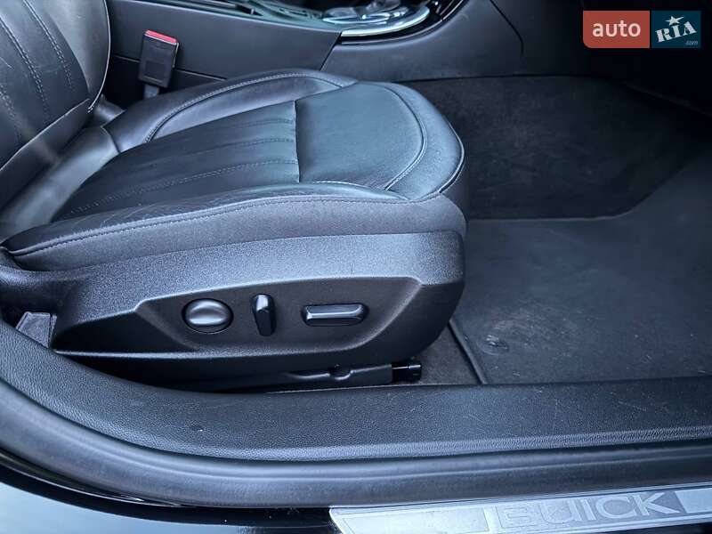 Седан Buick Regal 2016 в Киеве