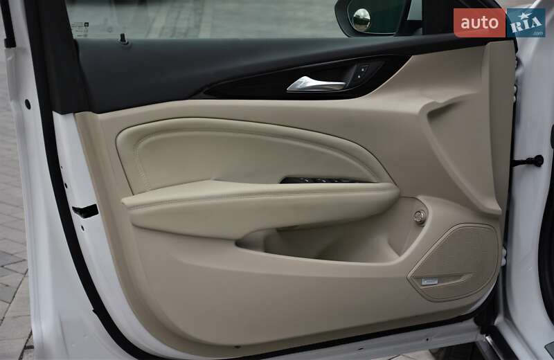 Седан Buick Regal 2018 в Киеве