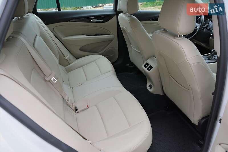 Седан Buick Regal 2018 в Киеве