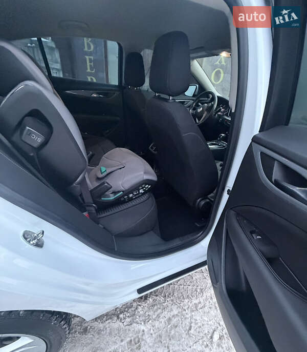 Седан Buick Regal 2018 в Киеве фото 19 Седан Buick Regal 2018 в Киеве