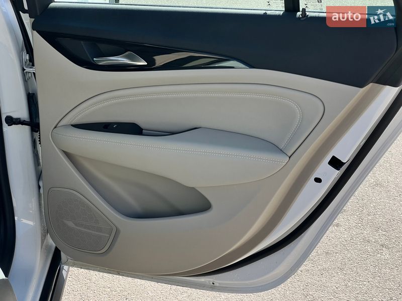 Седан Buick Regal 2018 в Києві