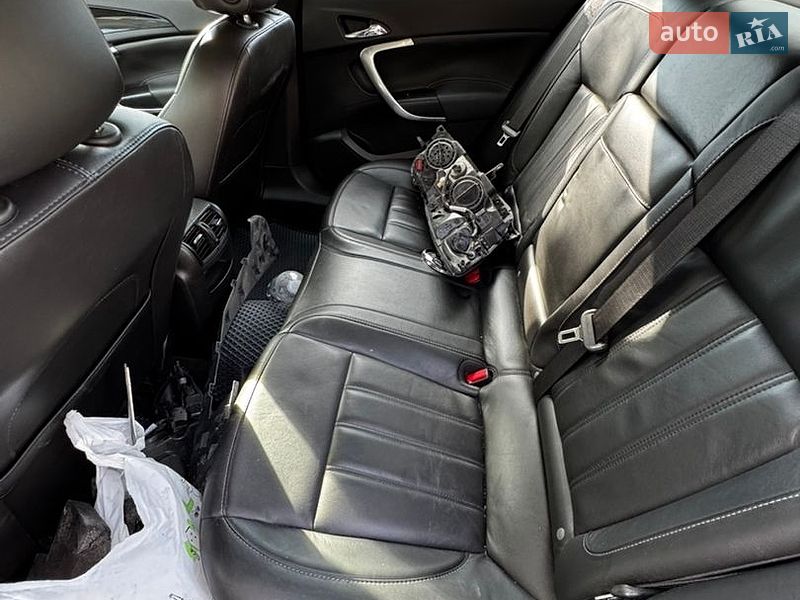 Седан Buick Regal 2011 в Львові