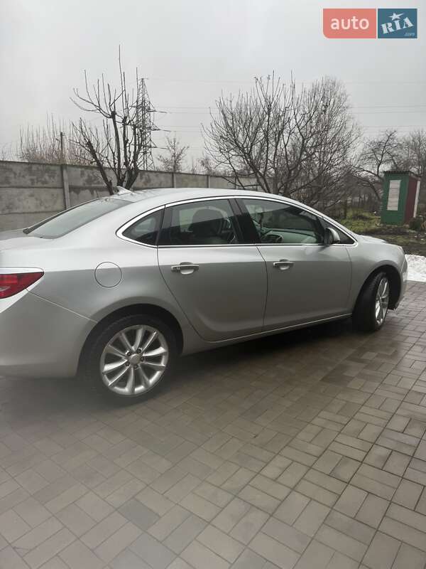 Седан Buick Verano 2012 в Кременчуге