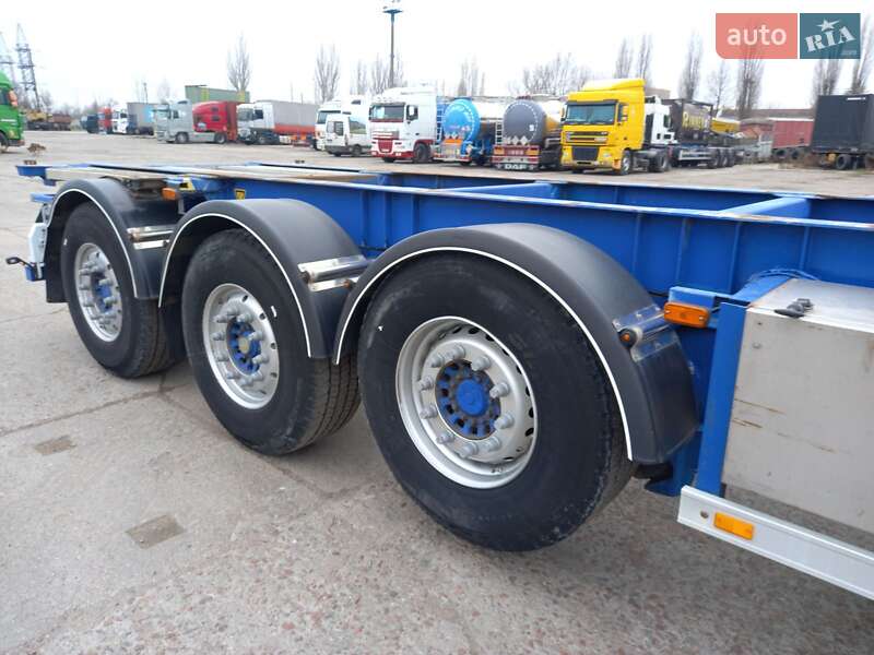 Контейнеровоз напівпричіп Burg Burg 2002 в Одесі