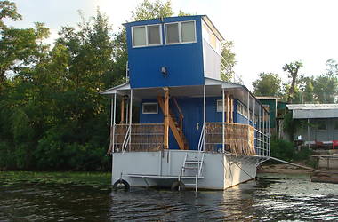 Другой водный транспорт Buster Phantom Cabin 2010 в 