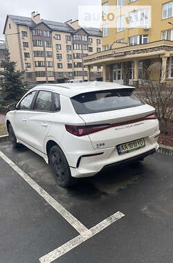 Внедорожник / Кроссовер BYD E2 2023 в Вишневом