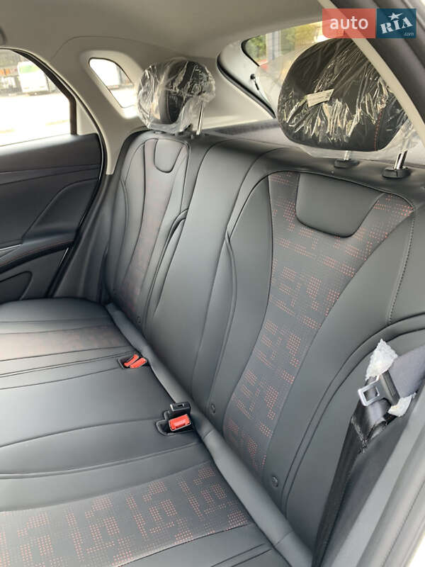 Хетчбек BYD E2 2025 в Чернівцях фото 30 Хетчбек BYD E2 2025 в Чернівцях