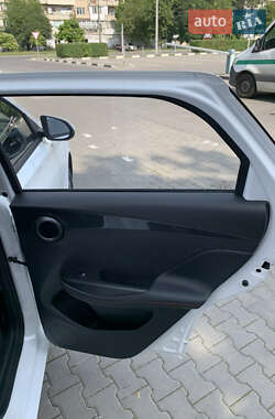 Хэтчбек BYD E2 2025 в 