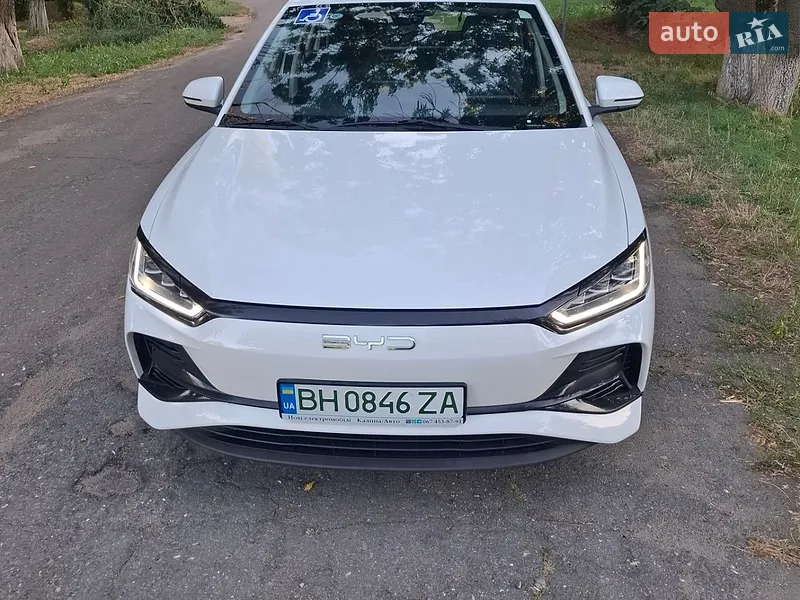BYD E2 2025