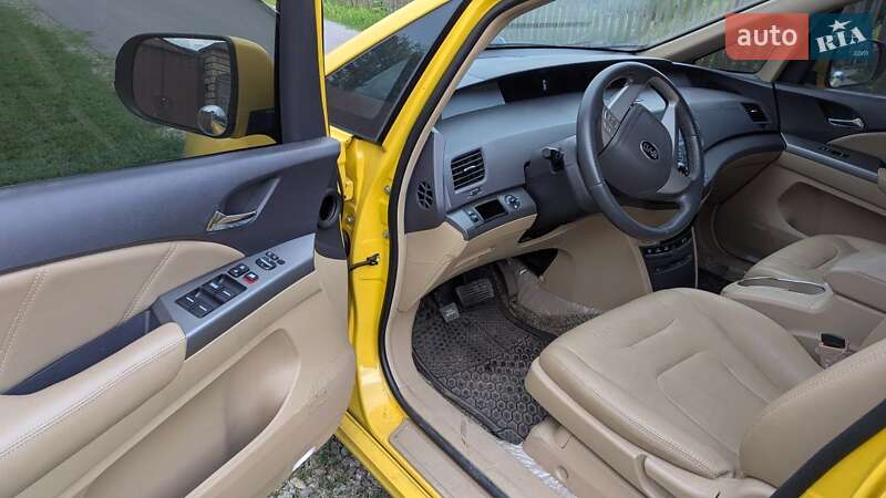 Хэтчбек BYD E6 2014 в Черкассах