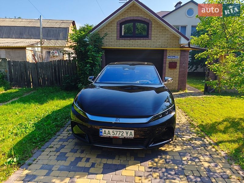 Седан BYD Han 2022 в Борисполі
