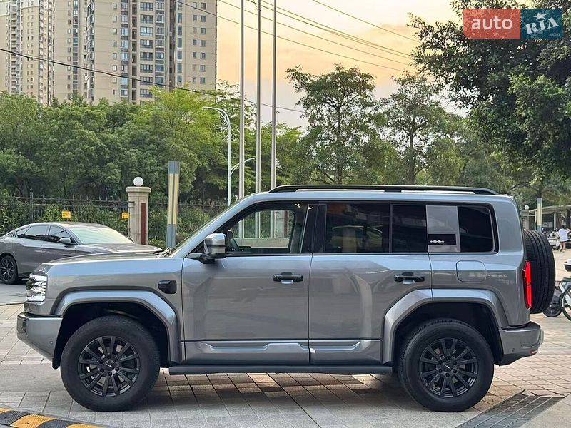 Позашляховик / Кросовер BYD Leopard 5 2025 в Ужгороді