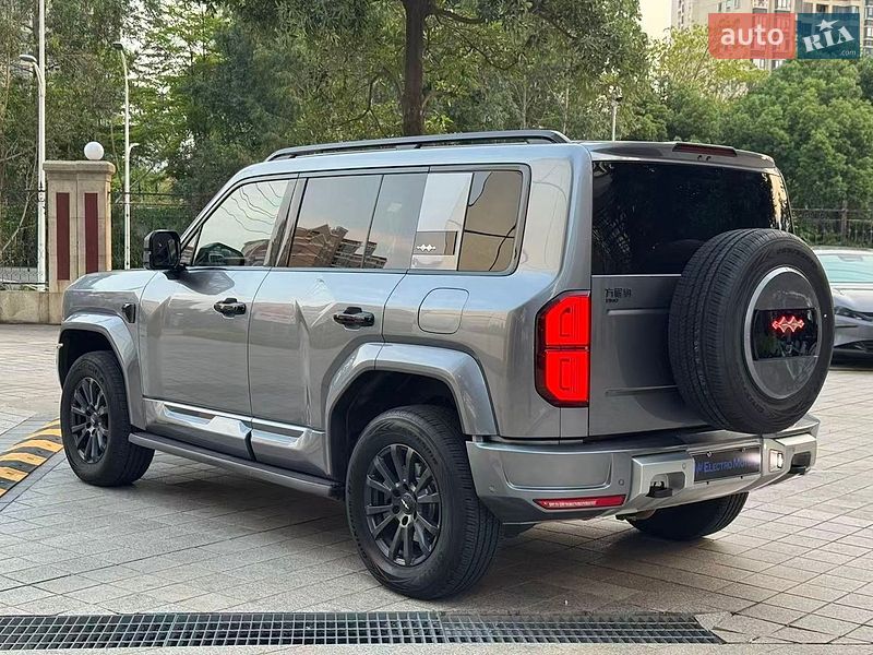 Позашляховик / Кросовер BYD Leopard 5 2025 в Ужгороді