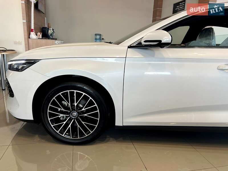 Седан BYD Qin L 2024 в Києві