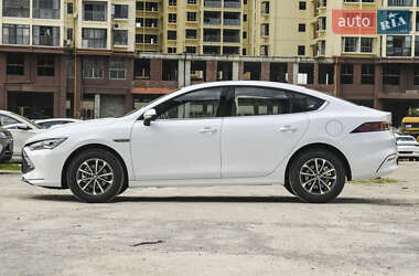 Седан BYD Qin Plus 2025 в 
