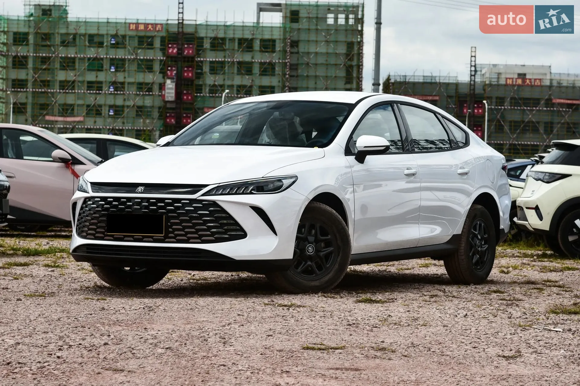 2025 BYD Qin - фото 1