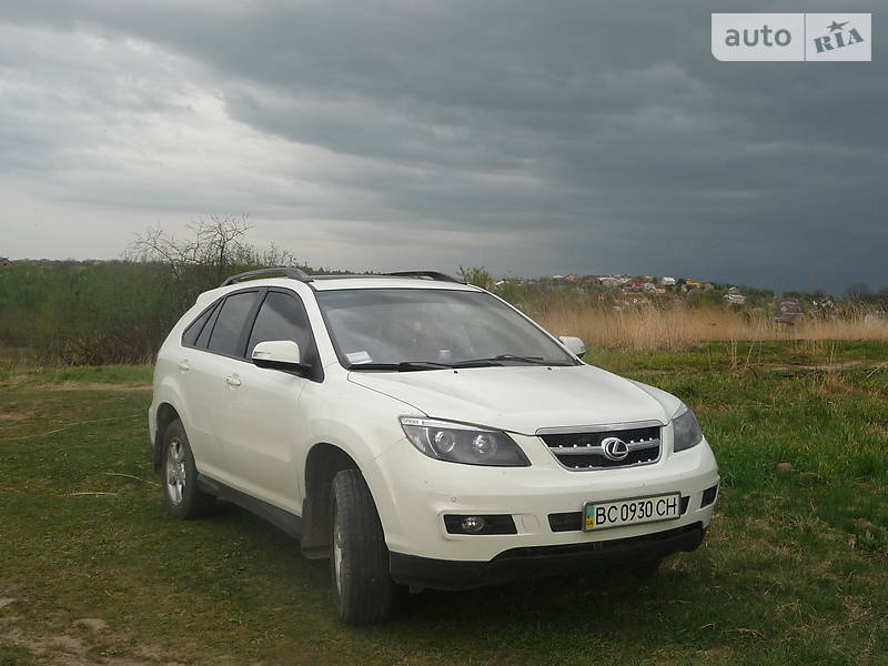 Позашляховик / Кросовер BYD S6 2012 в Бориславі