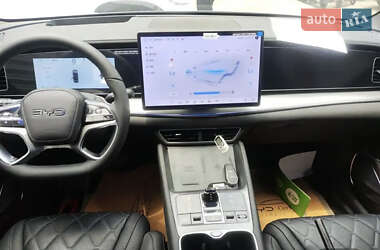 Внедорожник / Кроссовер BYD Sea Lion 7 2024 в 