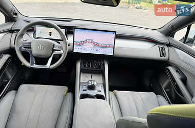 Позашляховик / Кросовер BYD Song L 2024 в 