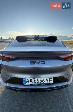 Позашляховик / Кросовер BYD Song L 2024 в 