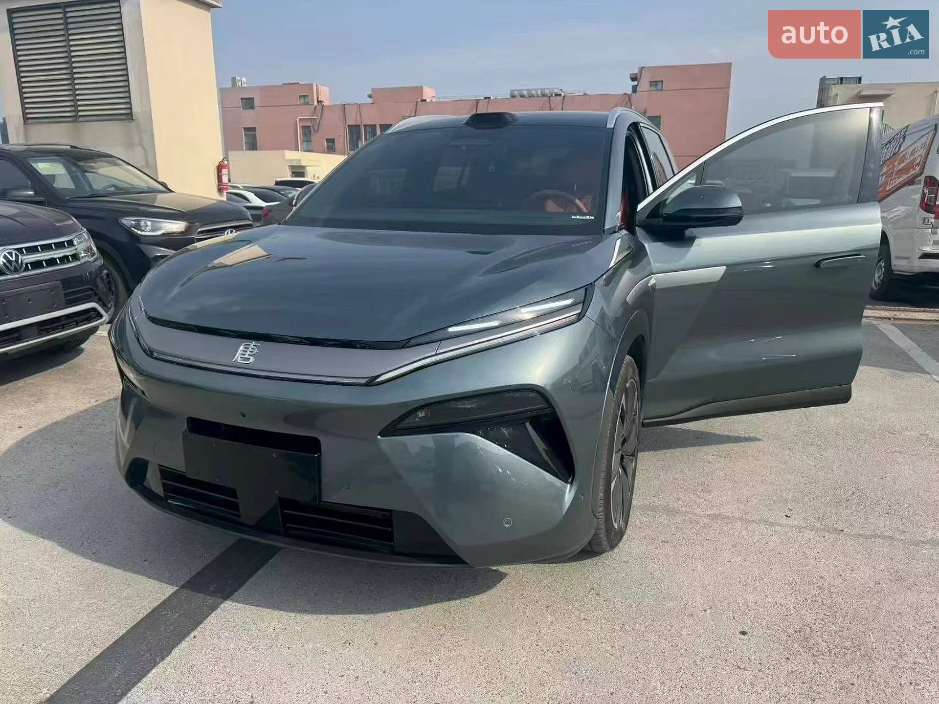 2025 BYD Tang - фото 1