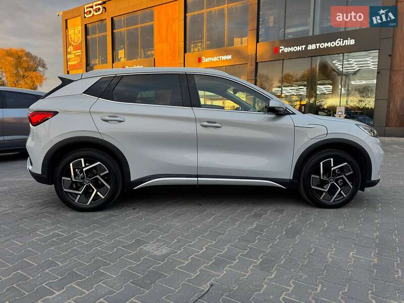 Внедорожник / Кроссовер BYD Yuan Plus 2023 в Киеве